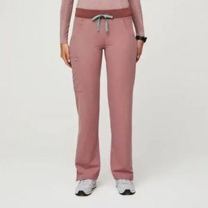 Figs Mineral Mauve Kade Petite Cargo Scrub Pants. Size: XXL Petite